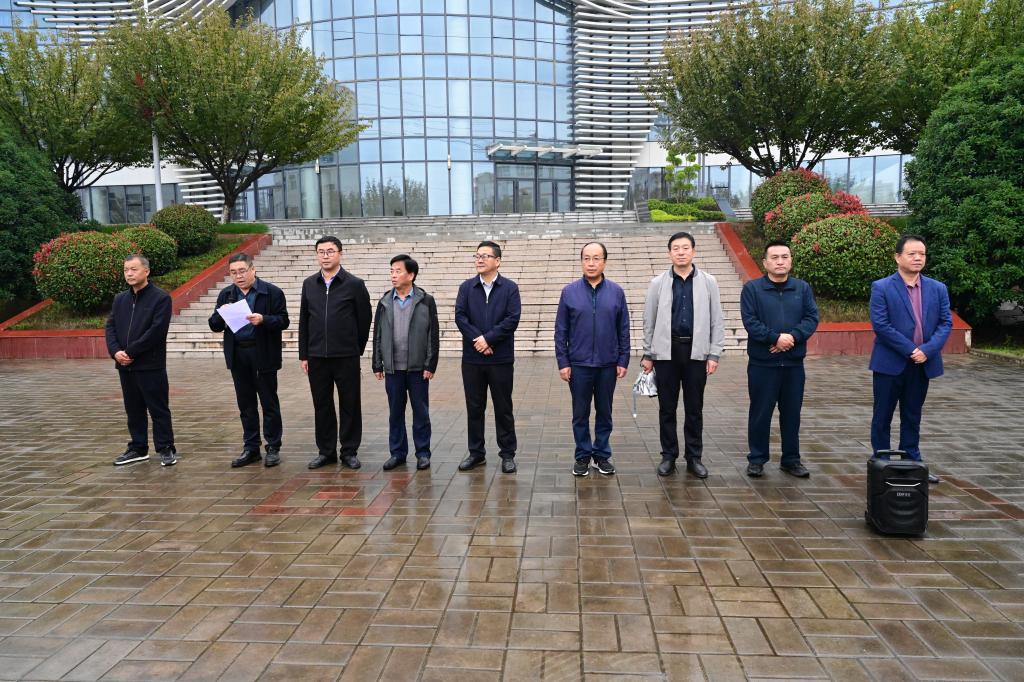 说明: https://www.lntc.edu.cn/__local/6/A0/33/65A9E6B2C73198B617C6B6A5FE8_009FF919_279D0.jpg