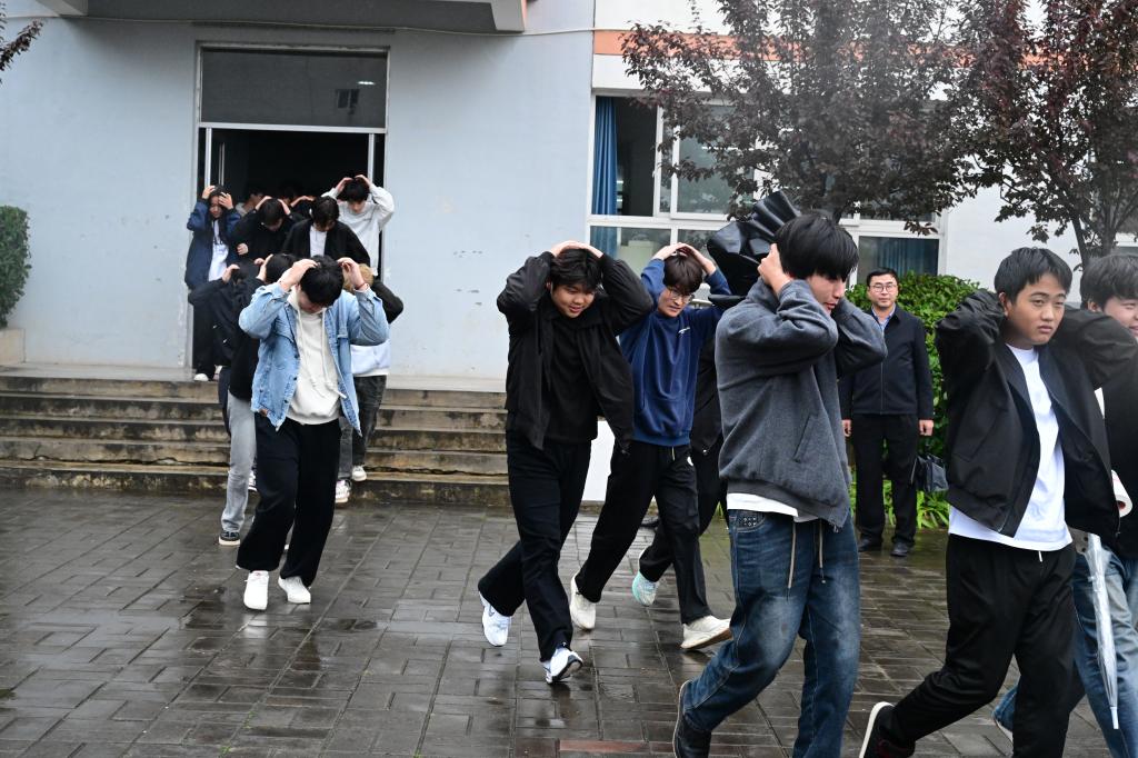 说明: https://www.lntc.edu.cn/__local/B/24/C3/797BDC0F341B09FC467435ADFAE_EEF967BC_1E92D.jpg