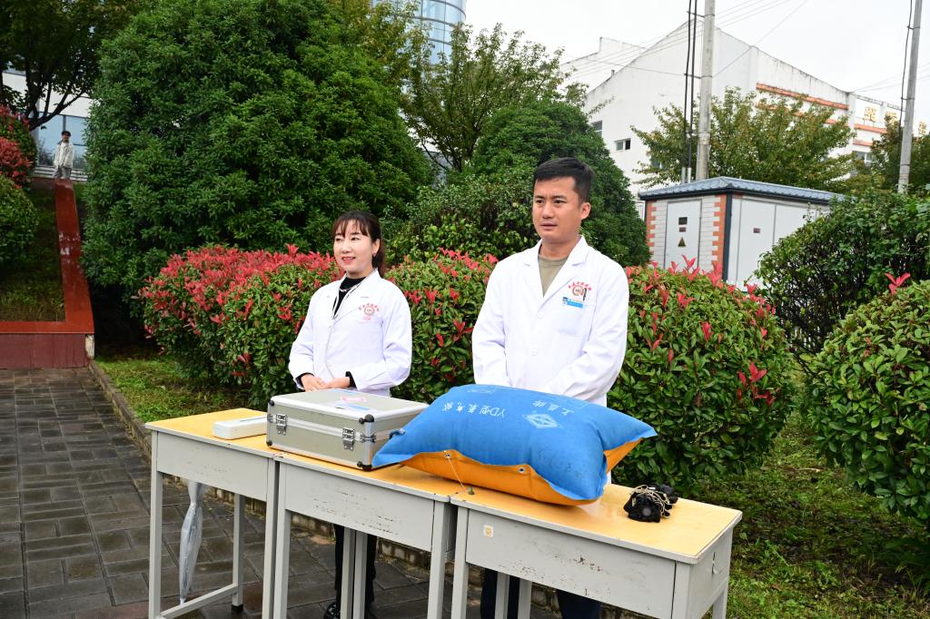 说明: https://www.lntc.edu.cn/__local/D/2A/D9/A4F3DFE78D55596677DF11F1619_16CE7468_2A247.jpg