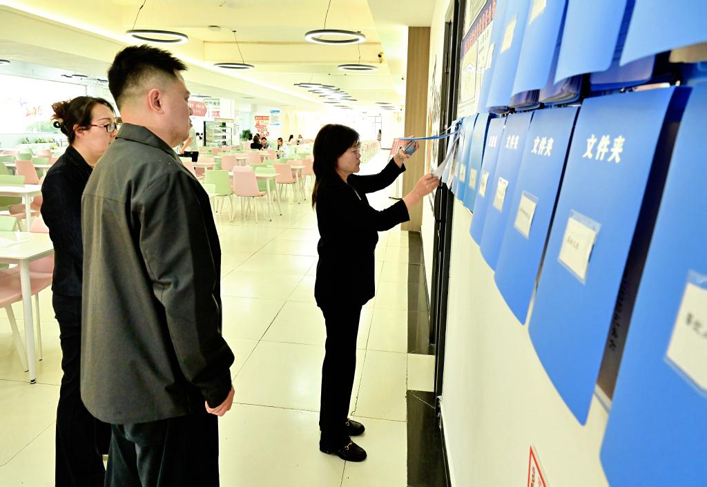 说明: https://www.lntc.edu.cn/__local/F/EF/A8/4D83875E25B276ABEB8B84E98AC_8E388144_155E5.jpg